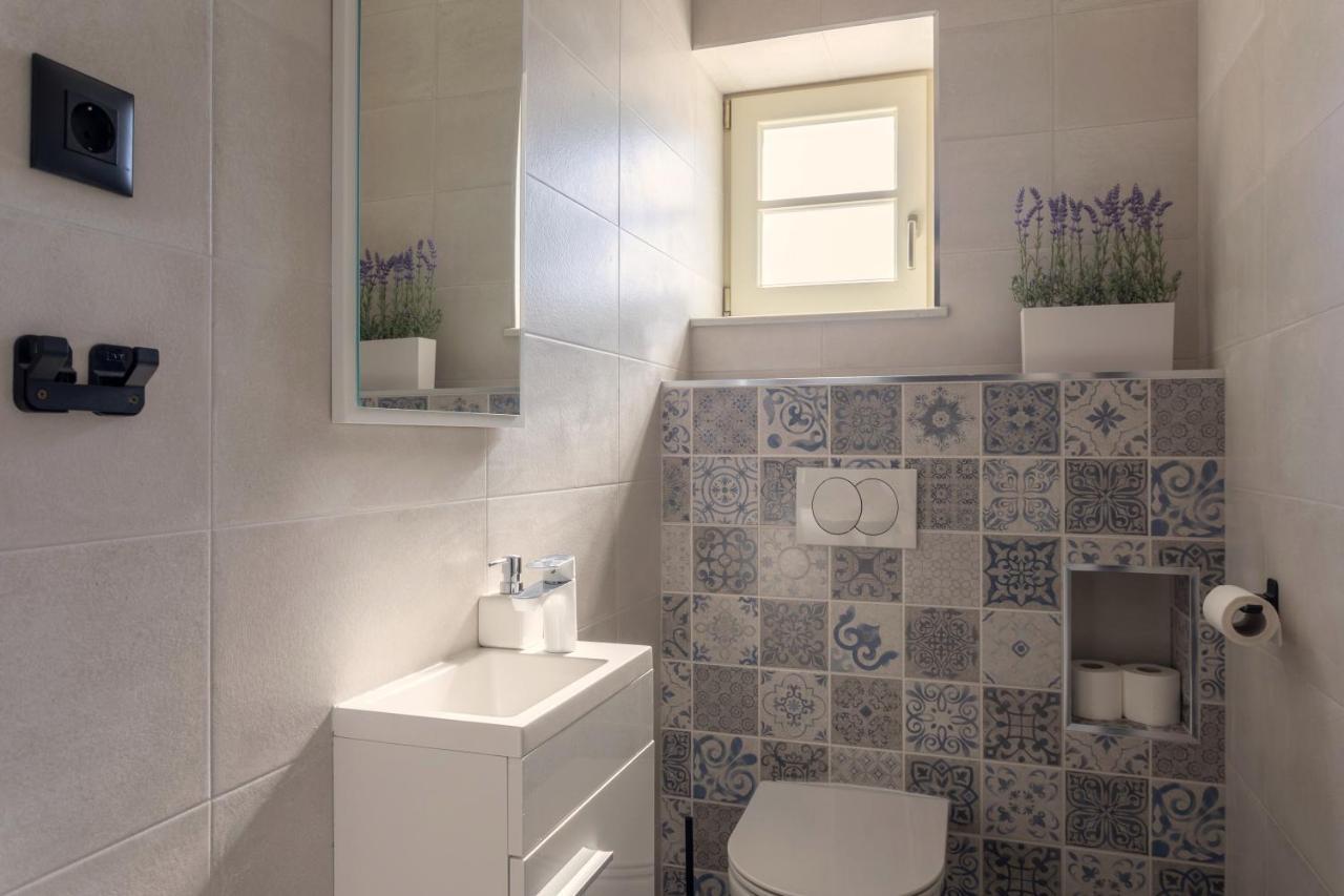 Teona Luxury Apartment With Jacuzzi And Terrace Sea View Sali Esterno foto