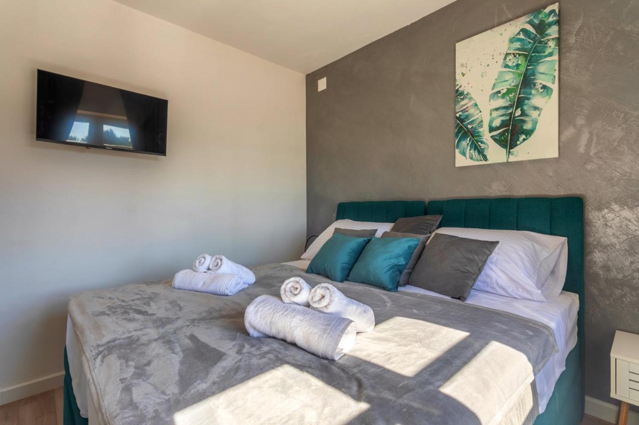 Teona Luxury Apartment With Jacuzzi And Terrace Sea View Sali Esterno foto